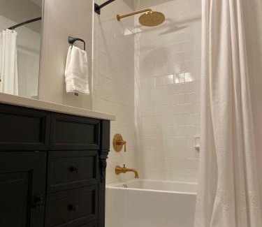 Azalia Bed & Breakfast | The Vine Bed & Breakfast, LLC