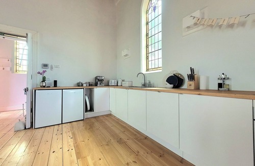 Wyuna House | The Vines - Wyuna. Luxury Church Retreat near Echuca