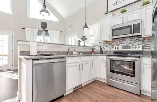 Arlington House | The Vineyard Cottage * Mountain Views