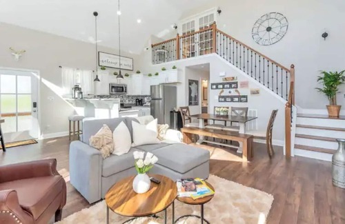 Arlington House | The Vineyard Cottage * Mountain Views