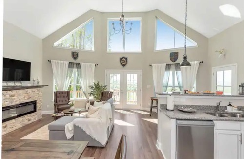 Arlington House | The Vineyard Cottage * Mountain Views