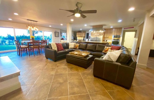 Temecula House | The Vineyard Estate & Wine Country Couples Cottage