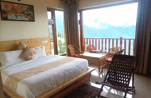 Tehri Range Hotel | The Vintage Hill Village - Himalayan Boutique Resort