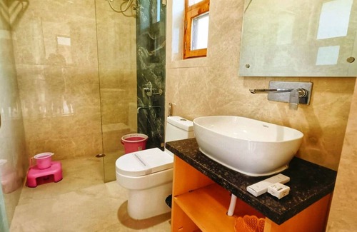 Tehri Range Hotel | The Vintage Hill Village - Himalayan Boutique Resort