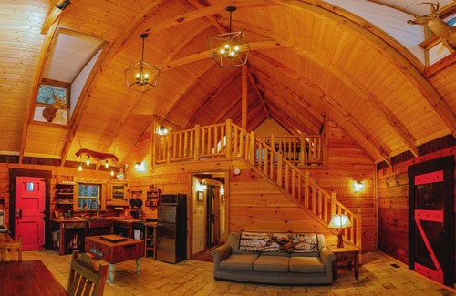 Boger City Cabin | The Vintage Retreat at Golf Course