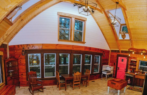 Boger City Cabin | The Vintage Retreat at Golf Course
