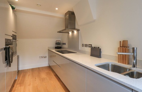 Newland Near Ulverston Cottage | THE VIOLET SUITE STONE CROSS MANSION, family friendly in Ulverston
