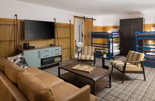Jackson Hotel | The Virginian Lodge