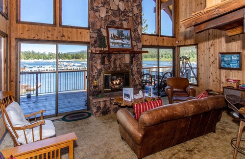 Patton House | The Voges' Lake House - Amazing Lake Front House With A Beautiful View And Game Room! 3 Bedroom Home