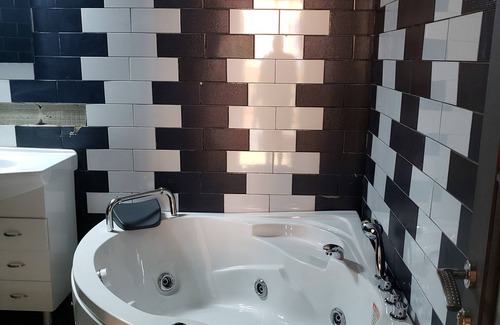 Entebbe Hotel | The Voice Hotel