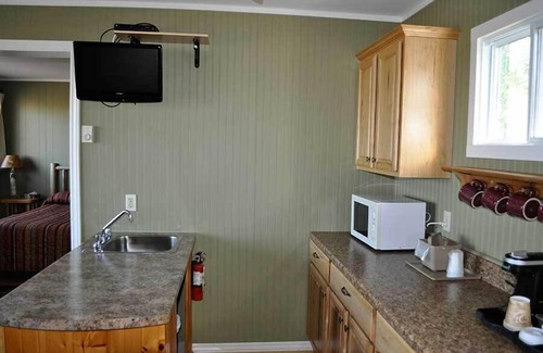 Algoma District Hotel | The Voyageurs' Lodge