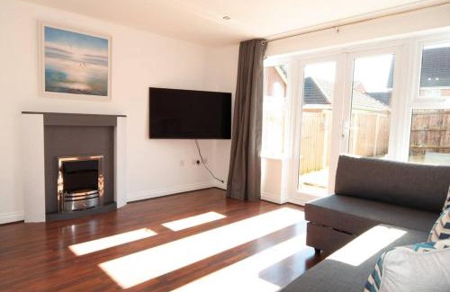 Derby House | The Voyager - Newly Furnished Home