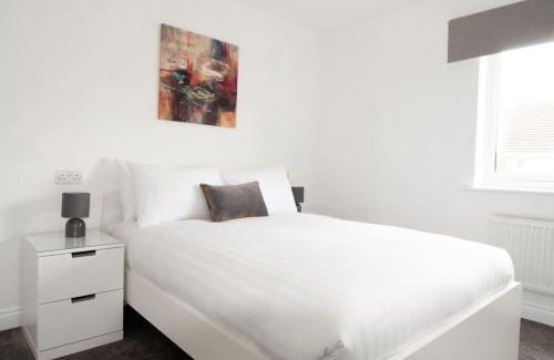 Derby House | The Voyager - Newly Furnished Home