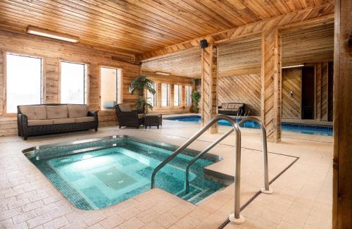 Wisconsin Dells Hotel | The VUE Boutique Hotel & Boathouse