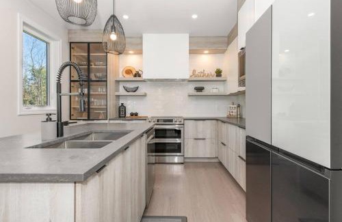 Kemptville House | The Wabi Sabi 4-bedrooms Designer Home