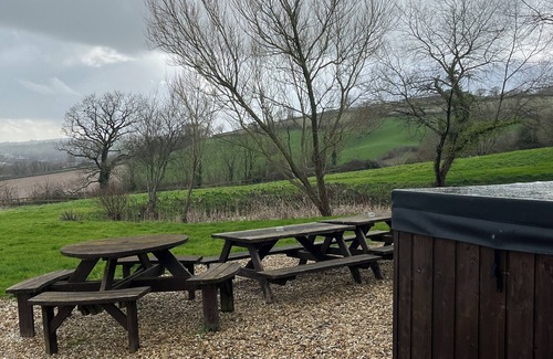 Kilmington House | The Wagon Shed Hills Farm Stays