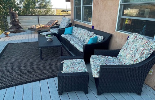 Walden House | The Walden House; cozy strawbale 3-bedroom home with fitness room & Hot Tub.