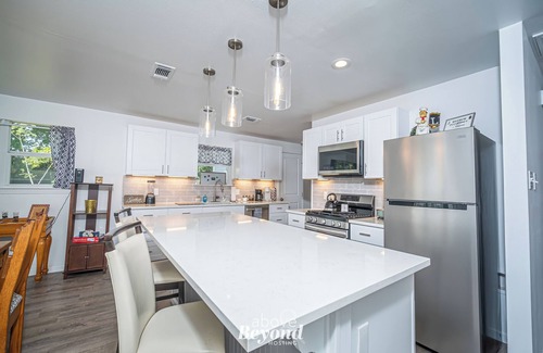 Bastrop House | The Walkable Cozy | 3 Bed, 2 Bath