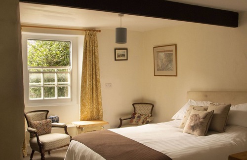 Walkhampton Bed & Breakfast | The Walkhampton Inn