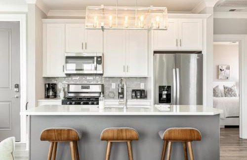 Cannonborough Elliotborough Apartment | The Wando Suite at 122 Spring
