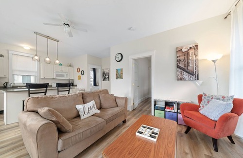 Cherry Valley House | The Warbler - 12 Meadowview