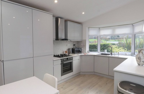 Mynytho Cottage | THE WARREN M5, family friendly, country holiday cottage in Abersoch
