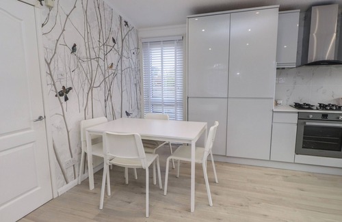 Mynytho Cottage | THE WARREN M5, family friendly, country holiday cottage in Abersoch