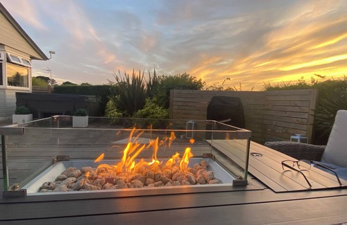 Mynytho Cottage | THE WARREN M5, family friendly, country holiday cottage in Abersoch