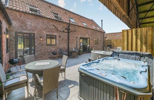 Arnold House | The Warren - Uk42858