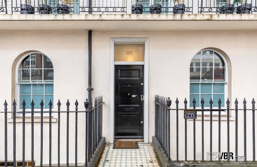 Pimlico House | The Warwick: 6-Bed Historic Townhouse | Victoria