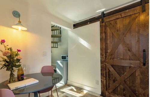 Petaluma Apartment | The Water Tower on 7th Street