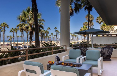 Huntington Beach Resort | The Waterfront Beach Resort, A Hilton Hotel