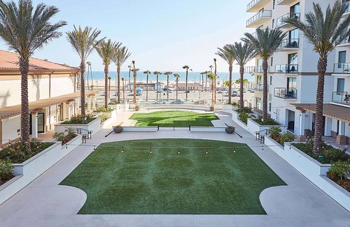 Huntington Beach Resort | The Waterfront Beach Resort, A Hilton Hotel
