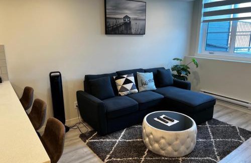 Keith Apartment | The Waterfront cozy 1 bd suite in Rockland Park, Tuscany NW