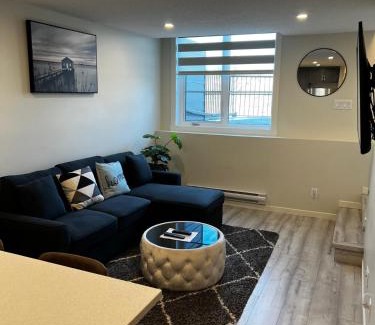 Keith Apartment | The Waterfront cozy 1 bd suite in Rockland Park, Tuscany NW