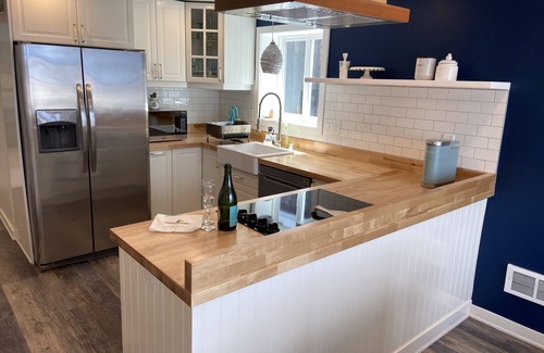 West Seattle House | The Waterfront Gray- Retreat on Alki Beach