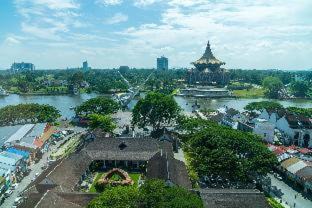 Kampung Lintang Hotel | The Waterfront Hotel Kuching