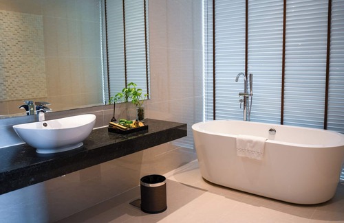 Kampung Lintang Hotel | The Waterfront Hotel
