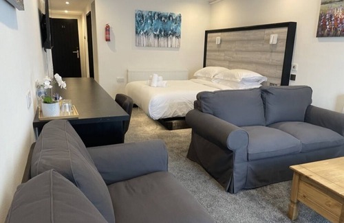 Bedworth Bed & Breakfast | The Waterfront Lodges