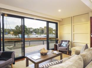 Wynyard Hotel | The Waterfront Wynyard