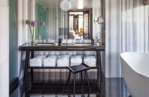 Foggy Bottom Hotel | The Watergate Hotel