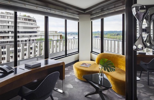 Foggy Bottom Hotel | The Watergate Hotel
