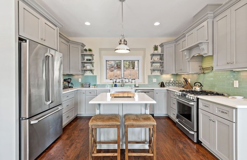 Nebo House | The Waterman | Lakefront Luxury with Hot Tub & Dock!