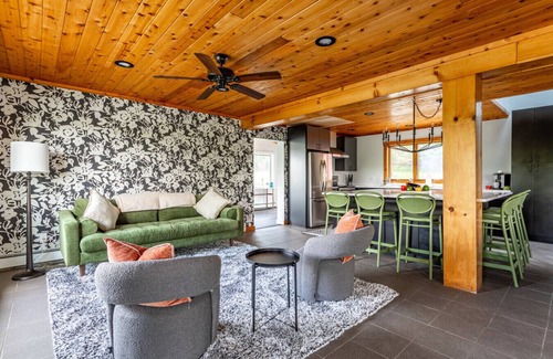 Swan Lake Apartment | The Waternote of Bethel