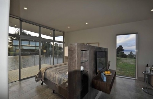 Tasman Bed & Breakfast | The Waters