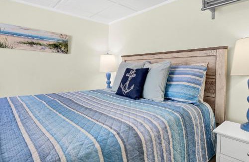 Airlie House | The Waterway 406 by Sea Scape Properties