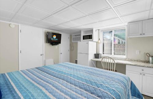 Airlie House | The Waterway 406 by Sea Scape Properties