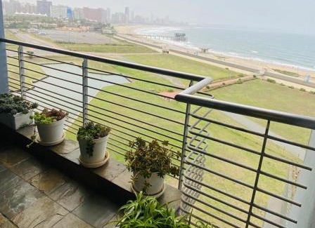 Durban Point Apartment | The Waves, 806 Quayside Point Waterfront