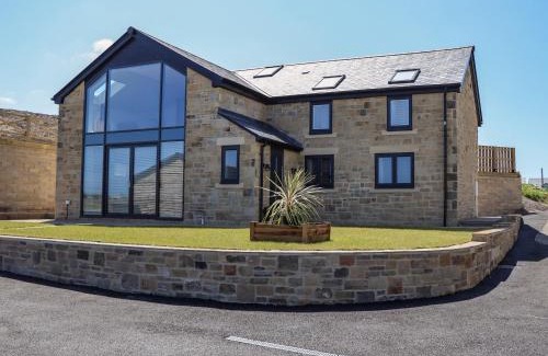 Amble House | The Waves