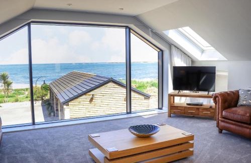 Amble House | The Waves